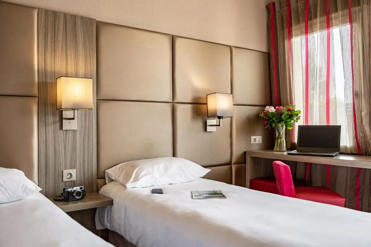 Le Trefle Hotel Portet-sur-Garonne 3*,