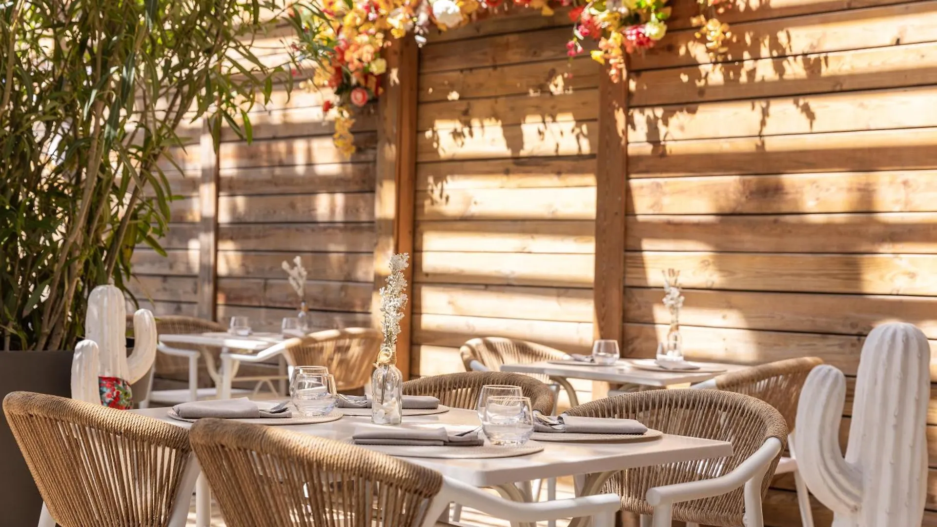 ***  Le Trefle Hotel Portet-sur-Garonne Frankrig