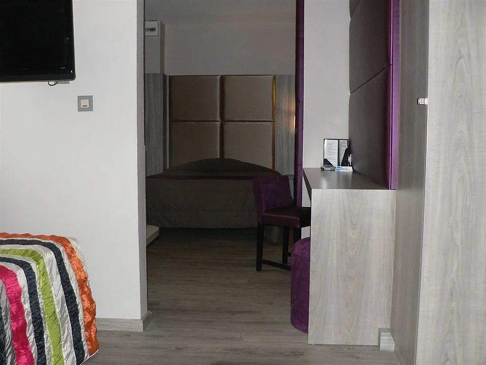 ***  Le Trefle Hotel Portet-sur-Garonne Frankrig